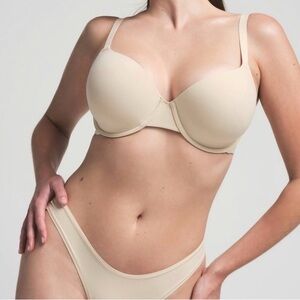 Skims Fits Everybody T-shirt demi bra 36C sand color BR-UWR-2294